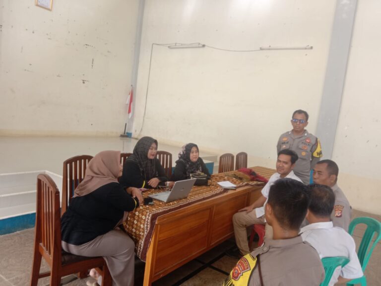 Aipda Absori Kanit Binmas Polsek Pancalang Bersama Bhabinkamtibmas Lakukan Sambang ke Petugas BKKBN untuk Perkuat Sinergi Program Pembinaan Masyarakat