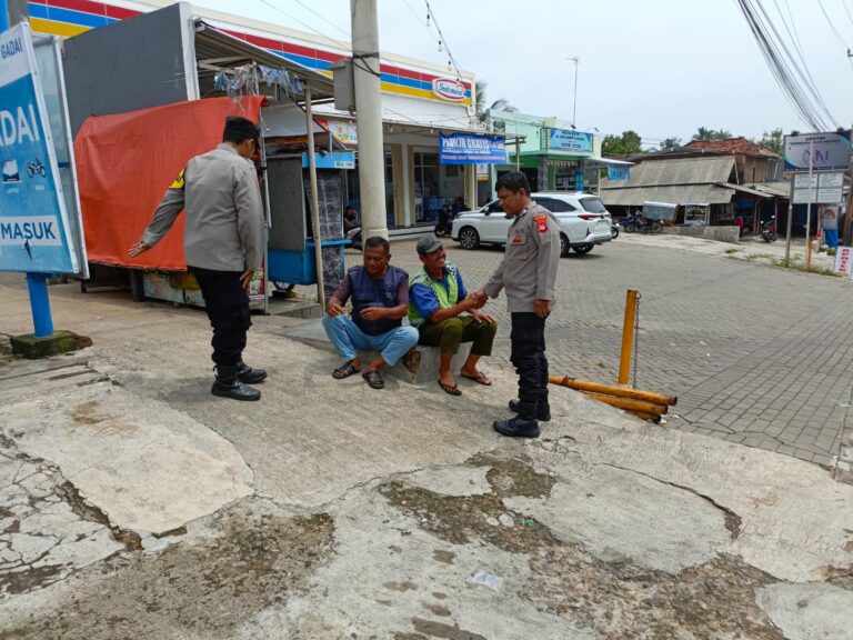 “Amankan Lingkungan dari Ancaman Kejahatan, Polsek Mandirancan Intensifkan Patroli Dialogis”