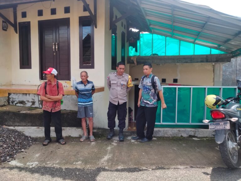 Ajak Warga Jaga Silaturahmi dan Keamanan Bhabinkamtibmas Polsek Mandirancan Gelar DDS