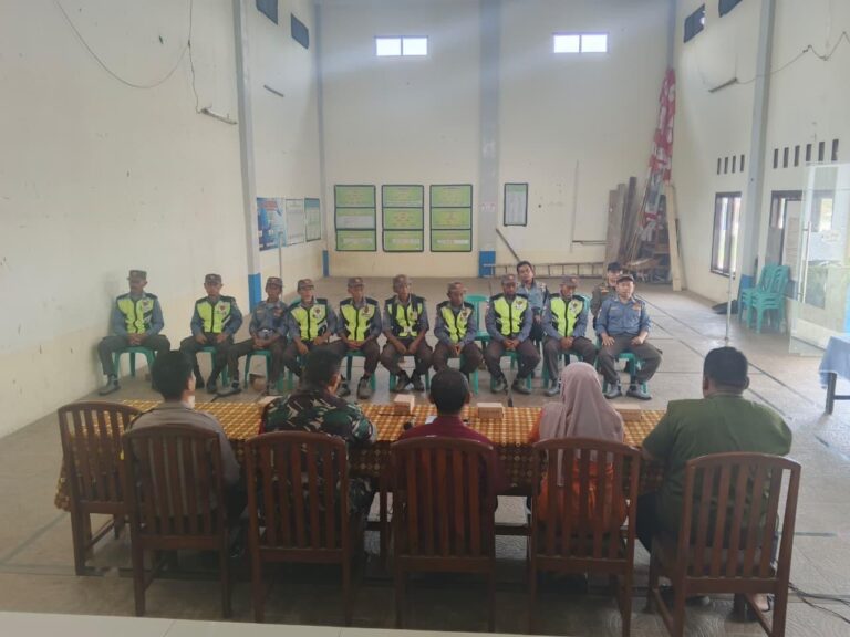 Bhabinkamtibmas Polsek Pancalang Hadiri Kegiatan Pelatihan Peningkatan Kapasitas Linmas sebagai Upaya Memperkuat Peran Keamanan dan Ketertiban