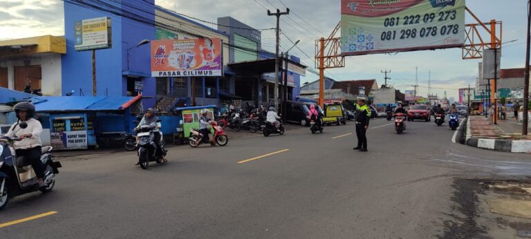 Dukung Keamanan Pelajar, Polsek Cilimus Laksanakan Pengaturan Rawan Pagi