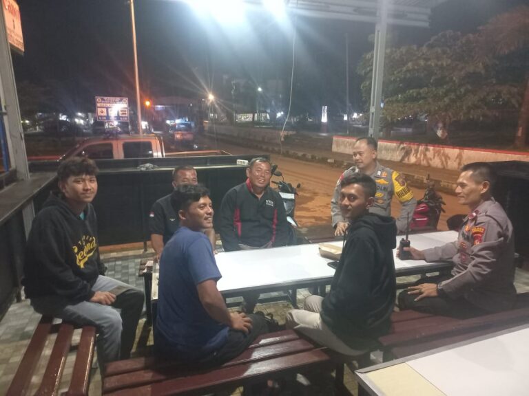 Kolaborasi Polisi dan Warga Wujudkan Malam Aman di Cilimus