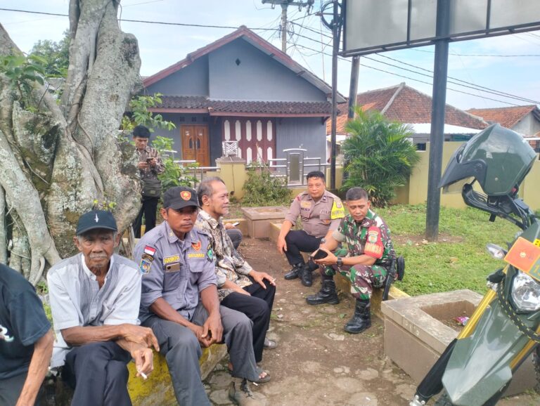 Sinergitas TNI–Polri, Bhabinkamtibmas dan Babinsa Sambang Warga Desa Sukadana