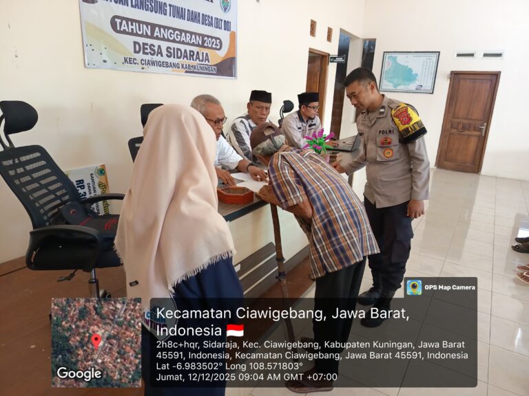 Bhabinkamtibmas Polsek Ciawigebang Hadiri Penyaluran BLT Dana Desa Bulan Desember 2025 di Sidaraja