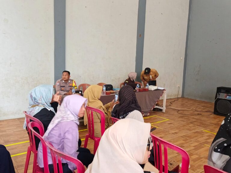 Hadiri Kegiatan Penyuluhan dan Penerangan Hukum dalam Program “Jaksa Garda Desa” Kapolsek Pancalang Dukung Penguatan Kesadaran Hukum di Tengah Masyarakat
