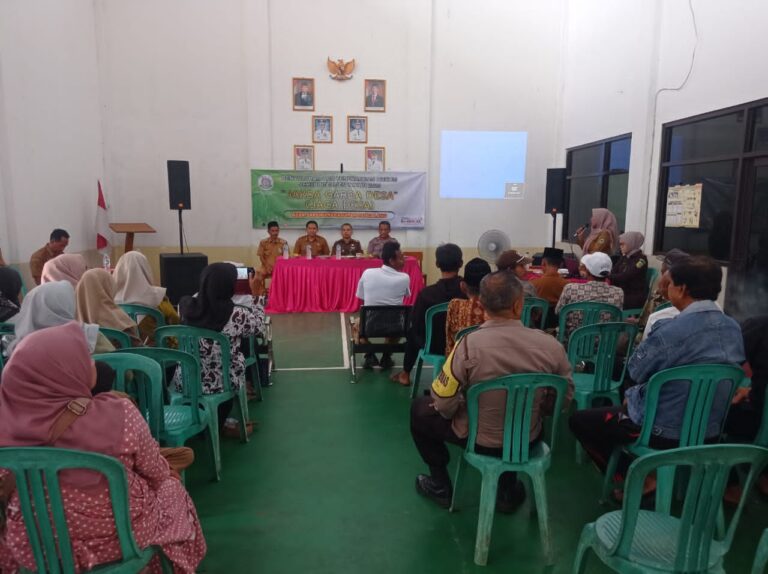 Wujudkan Pemerintahan Desa yang Bersih dan Taat Hukum di Desa Sarewu, IPDA Lukman Hakim Hadiri Penyuluhan Program “Jaksa Garda Desa”