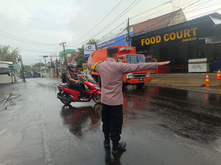 Pelayanan Pagi Polsek Cilimus Tingkatkan Keamanan Lalu Lintas