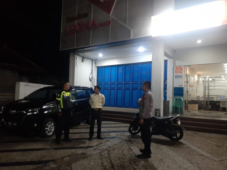 Jaga Ketertiban Malam Hari, Polsek Cilimus Perkuat Patroli