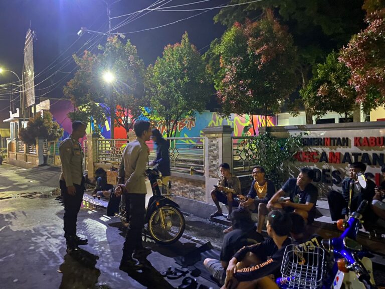 “Polsek Cibingbin Gelar Patroli Malam, Antisipasi C3 dan Gangguan Kamtibmas”