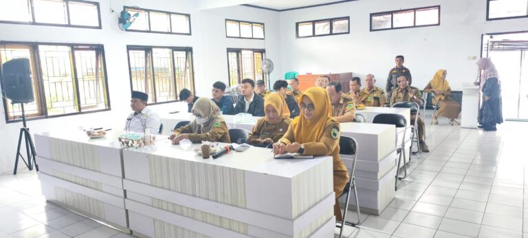 Kapolsek Pancalang IPDA Lukman Hakim Hadiri dan Berikan Arahan dalam Rapat Koordinasi Muspika Bersama SPPG dan Kepala Desa se-Kecamatan Pancalang
