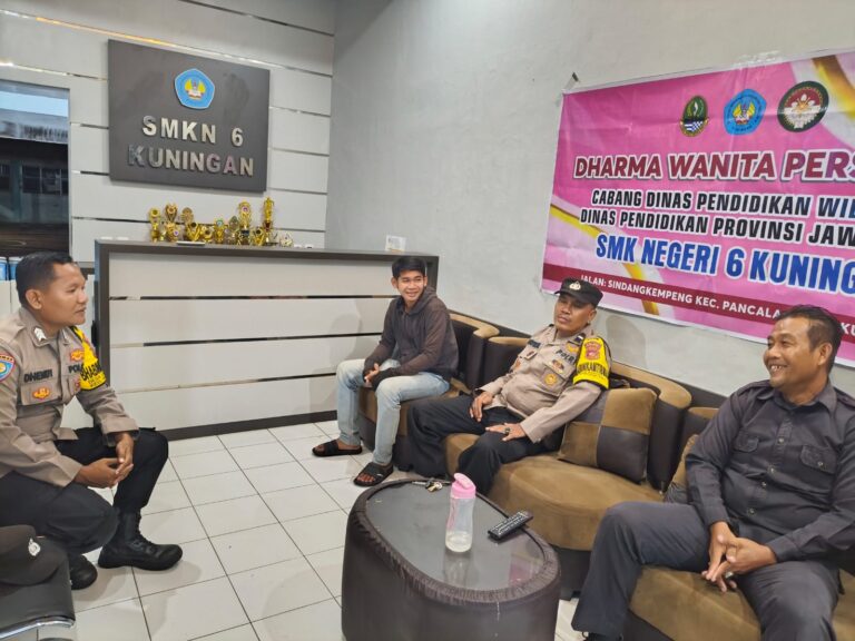 Antisipasi Pencurian Komputer dan Sarana Pendidikan, Anggota Polsek Pancalang Laksanakan Patroli KRYD ke SMKN 6 Kuningan dan SMPN 2 Pancalang