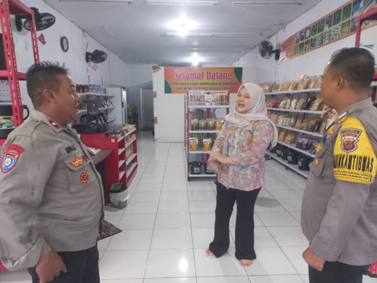 Polsek Cilimus Tingkatkan Kepedulian Warga Lewat Patroli Dialogis