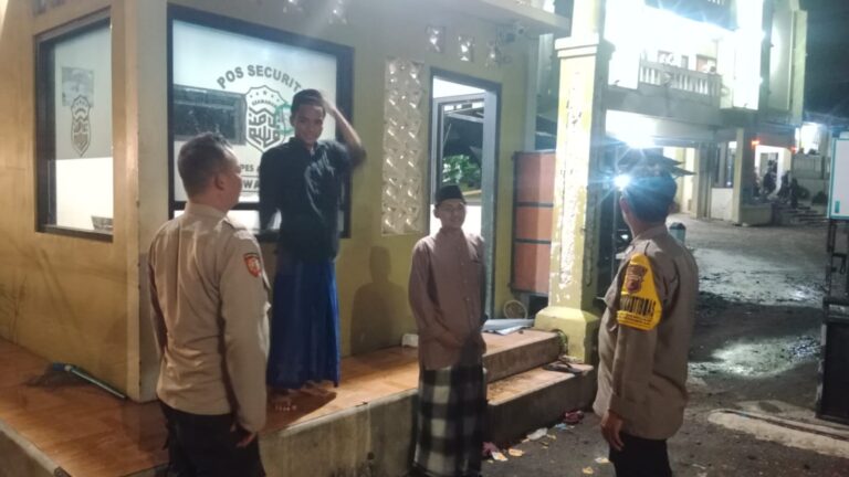 Patroli Malam Cilimus Ciptakan Lingkungan Aman dan Kondusif