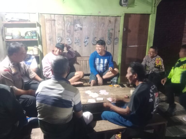 Patroli Malam Hari Ramadhan 1447 H, Polsek Ciawigebang Perkuat Cipta Kondisi di Desa Cipicung