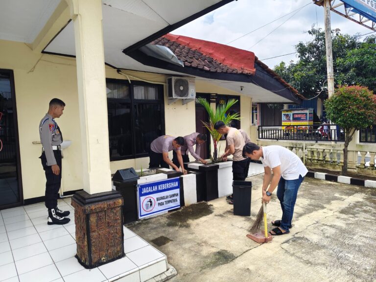 Operasi Bersih Jajaran Polsek Ciawigebang, Tingkatkan Kenyamanan Pelayanan Publik