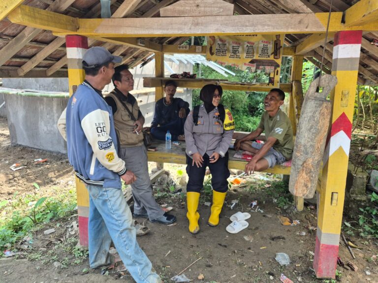 Patroli Dialogis Polsek Ciniru Ciptakan Rasa Aman di Tengah Masyarakat