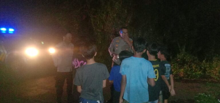 Personel Polsek Ciniru kembali mengintensifkan kegiatan patroli kewilayahan pada jam-jam rawan
