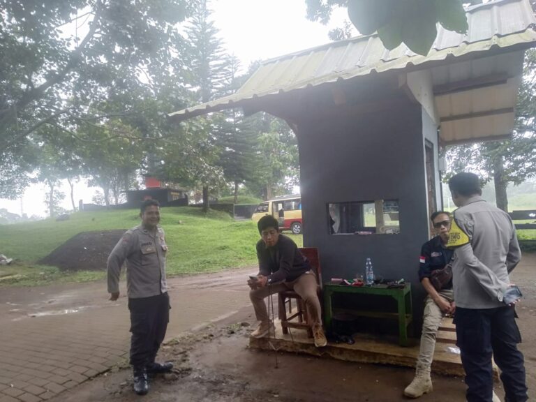 Gerak Cepat Polsek Mandirancan, Sambangi Hulu Dayeuh Guna Pastikan Keamanan Wisata Alam