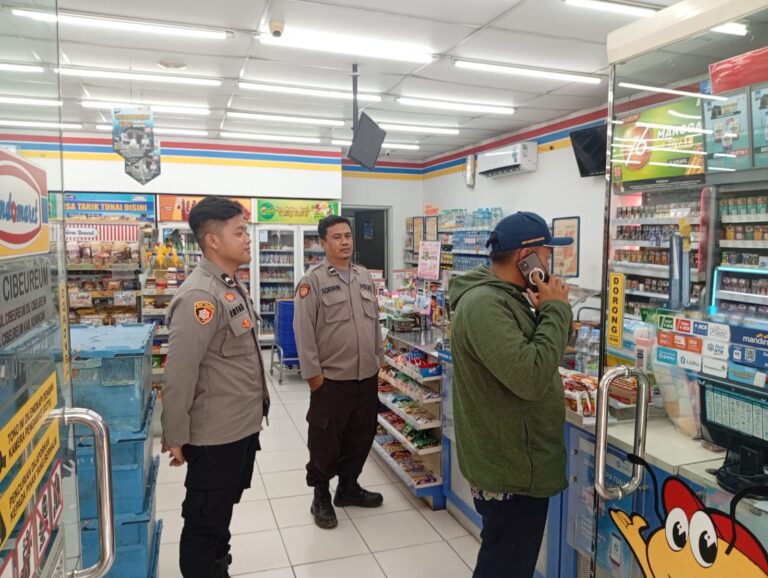 ‘Anggota Patroli Polsek Cibingbin Laksanakan Patroli Dialogis Antisipasi C3, Demi menjaga Kondusifitas diwilayah hukum Polsek Cibingbin’V