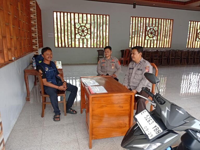 ‘Anggota Patroli Polsek Cibingbin Laksanakan Patroli Dialogis Antisipasi C3, Demi menjaga Kondusifitas diwilayah hukum Polsek Cibingbin’