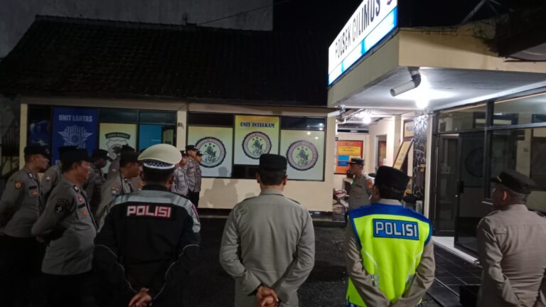 Jamin Kondusifitas Wilayah, Kapolsek Mandirancan Pimpin Apel Gabungan Zona 1 Polres Kuningan Guna Amankan Malam Minggu