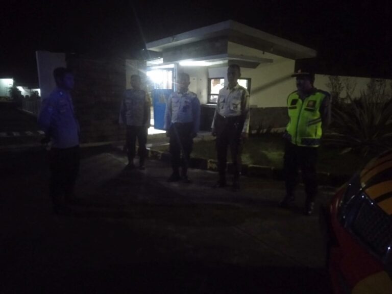 Geliat Patroli KRYD Malam: Kapolsek Mandirancan AKP Atang Mulyana. SE Kawal PT. SUJA Tetap Kondusif
