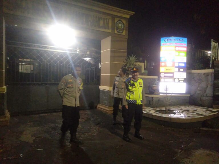 Tak Kenal Lelah, Kapolsek Mandirancan AKP Atang Mulyana. SE Jaga Keamanan Obyek Vital Pendidikan
