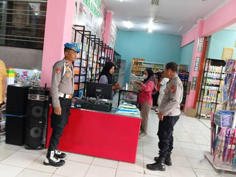 KANIT SAMAPTA PIMPIN PATROLI SIANG ANTISIPASI CEGAH TERJADINYA KRIMINALITAS