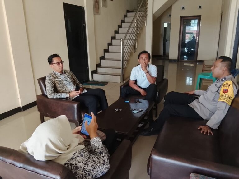 Merajut Suara Masyarakat, Dialog Interaktif Bhabinkamtibmas Polsek Mandirancan di Desa Kertawinangun Demi Keamanan Bersama