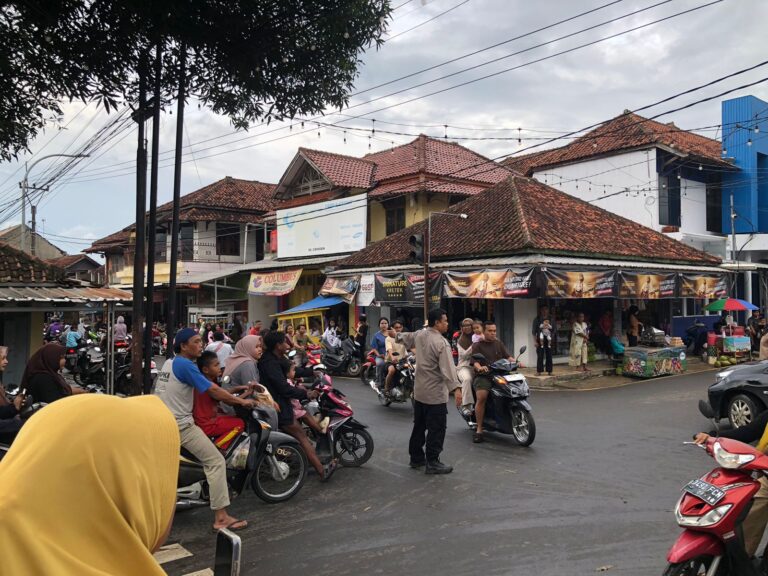‘Anggota Patroli Polsek Cibingbin Laksanakan Patroli Dialogis Antisipasi C3, Demi menjaga Kondusifitas diwilayah hukum Polsek Cibingbin’
