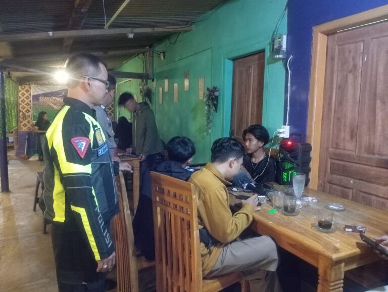 Kapolres Kuningan Tekankan Patroli Dialogis sebagai Bentuk Pencegahan Dini Gangguan Kamtibmas