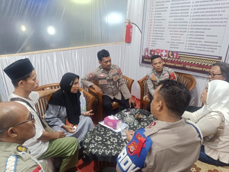 Pelayanan Prima Polri di Cilimus, Lansia Hilang Berhasil Dipertemukan Kembali