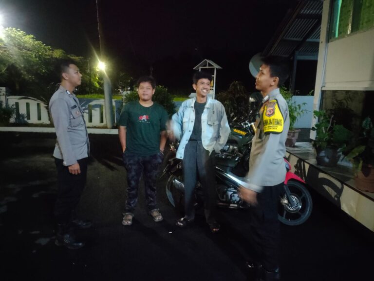 Polsek Ciniru Gelar Patroli KRYD, Warga Dihimbau Agar Lebih Waspada