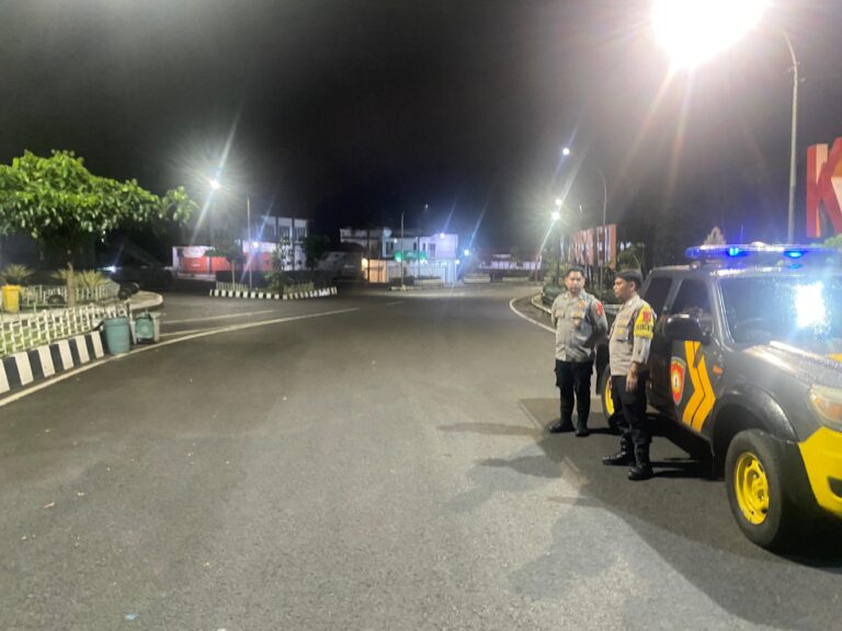 Patroli Dini Hari Polsek Cilimus Ciptakan Rasa Aman Jelang Sahur