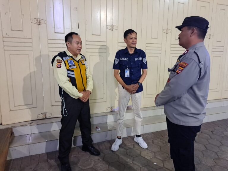 Patroli Malam, Personel Polsek Ciwaru Monitoring Objek Vital Perbankan