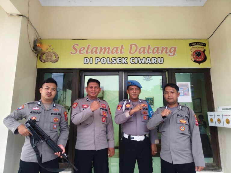Personil Polsek Ciwaru Siaga Jaga Kamtibmas di Wilayah Hukumnya