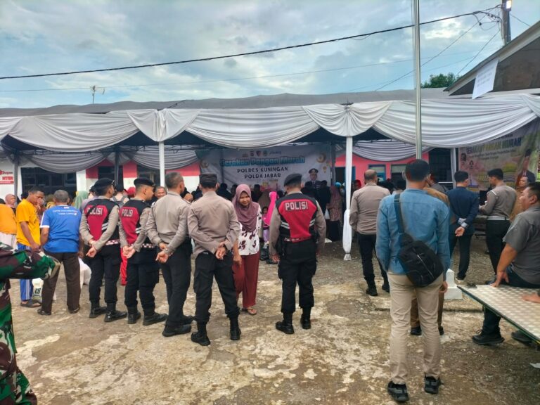 Pengamanan Maksimal Polsek Ciawigebang Bersama Polres Kuningan, Gerakan Pangan Murah Disambut Antusias Warga