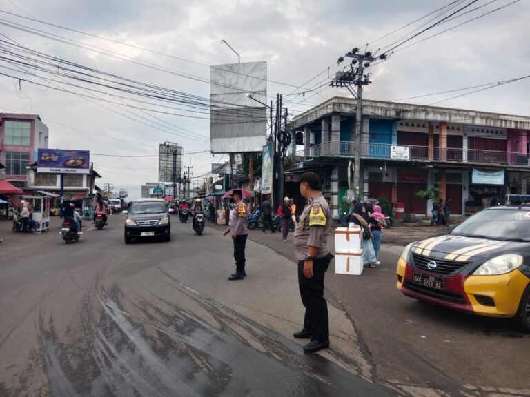 Ops Ketupat Lodaya 2026, Personel Pos PAM Ciawigebang Jaga Kelancaran Lalu Lintas di Terminal Ciawigebang