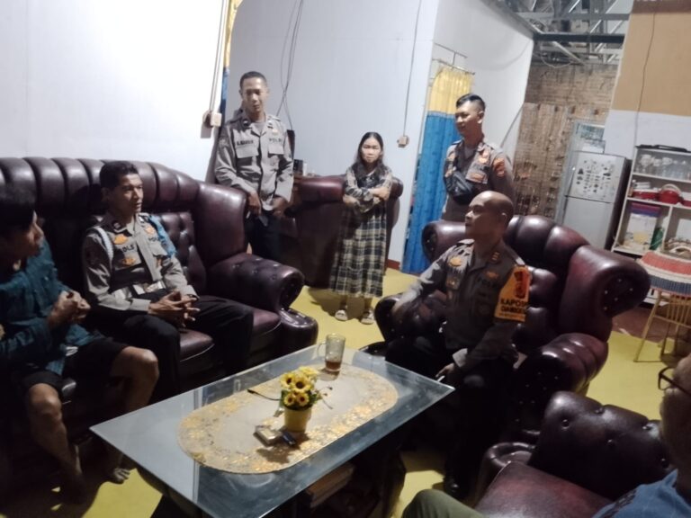 Jaga Kamtibmas, Kapolsek Ciawigebang Sambangi Tokoh Masyarakat Saat Patroli KRYD