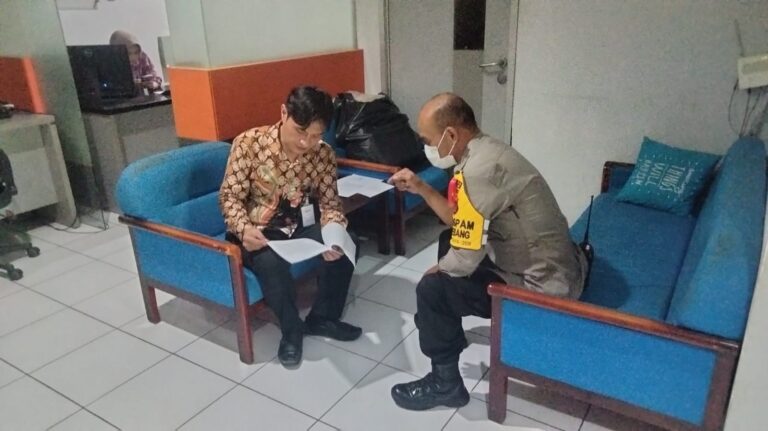 Kapolsek Ciawigebang Polres Kuningan Perkuat Sinergi Kamtibmas dengan BRI Unit Ciawigebang 1