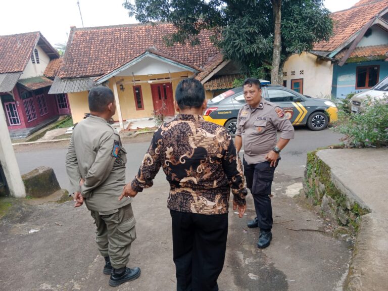 Sinergitas Polri dan Satpol PP Gelar Patroli KRYD Siang Hari di Mekarjaya