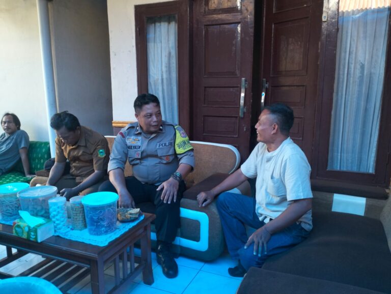 Bhabinkamtibmas Desa Kapandayan Sambangi Warga Binaan Saat Tasyakuran Khitanan, Pererat Silaturahmi dan Jaga Kamtibmas