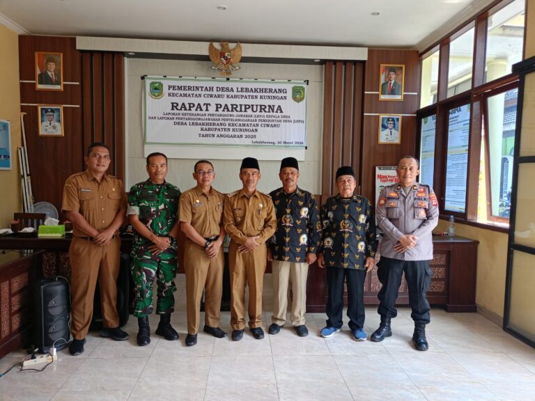 PLH Kapolsek Ciwaru Hadiri Rapat Paripurna Desa Lebakherang