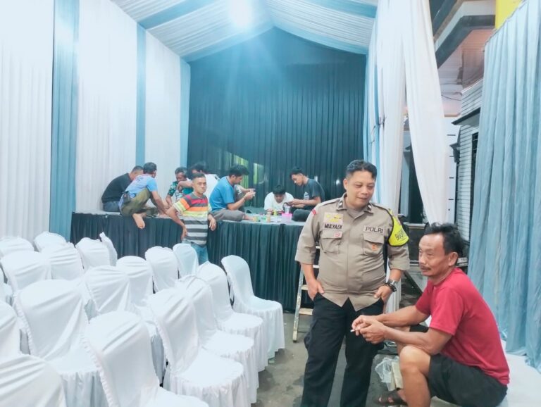 Bhabinkamtibmas Desa Kapandayan Sambangi Warga Binaan Jelang Tasyakuran Pernikahan, Sampaikan Pesan Kamtibmas