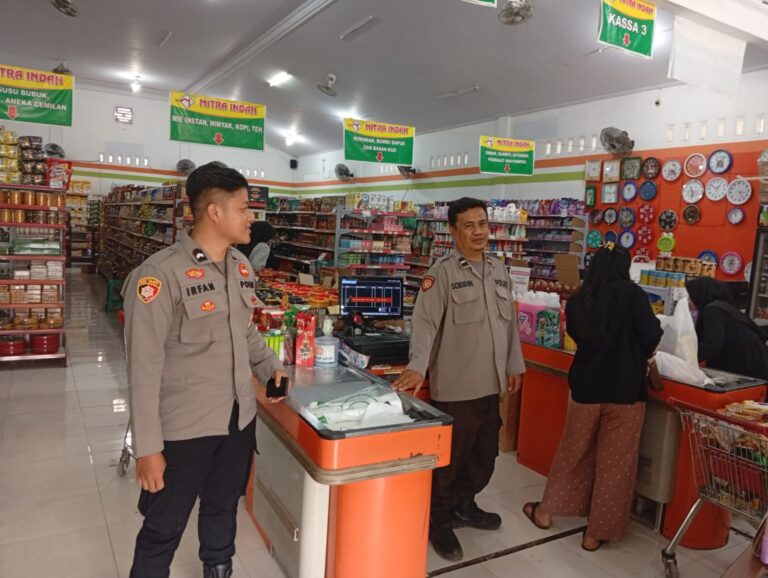 ‘Anggota Patroli Polsek Cibingbin Laksanakan Patroli Dialogis Antisipasi C3, Demi menjaga Kondusifitas diwilayah hukum Polsek Cibingbin’