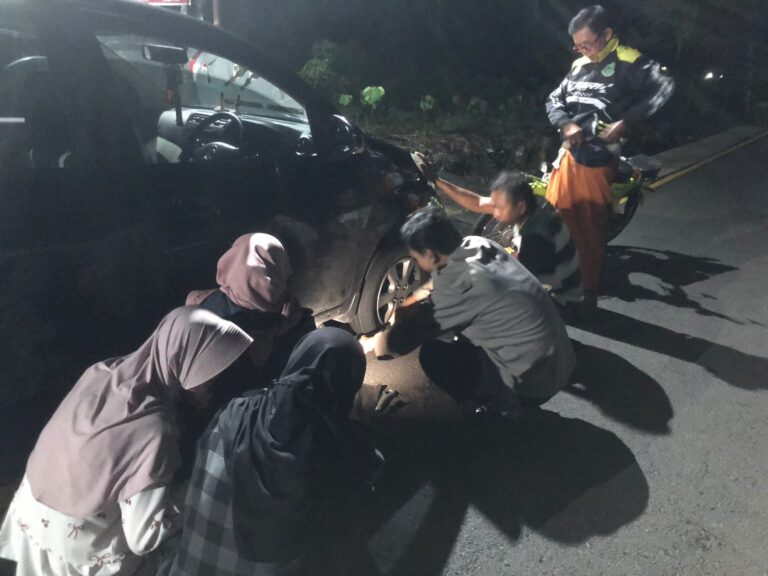 “Polsek Cibingbin Gelar Patroli Malam, Antisipasi C3 dan Gangguan Kamtibmas”
