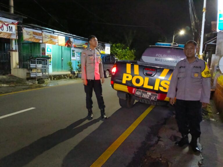 Cegah Kejahatan Dini Hari Ka SPKT 1 Polsek Mandirancan Sambangi Wilayah Perbatasan dan Pemukiman