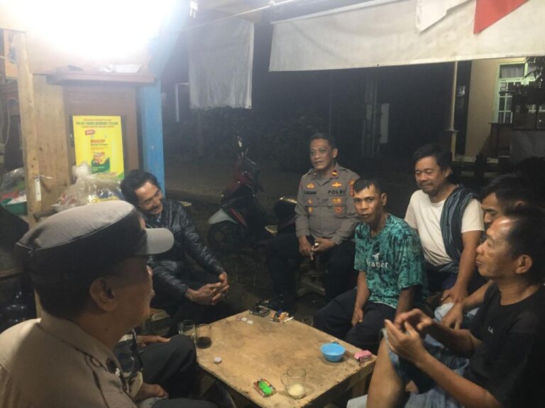 Ipda Lukman Hakim Pimpin Patroli KRYD dan Dialogis Tengah Malam di Desa Patalagan, Perkuat Antisipasi C3 dan Ajak Warga Bersinergi Jaga Kamtibmas