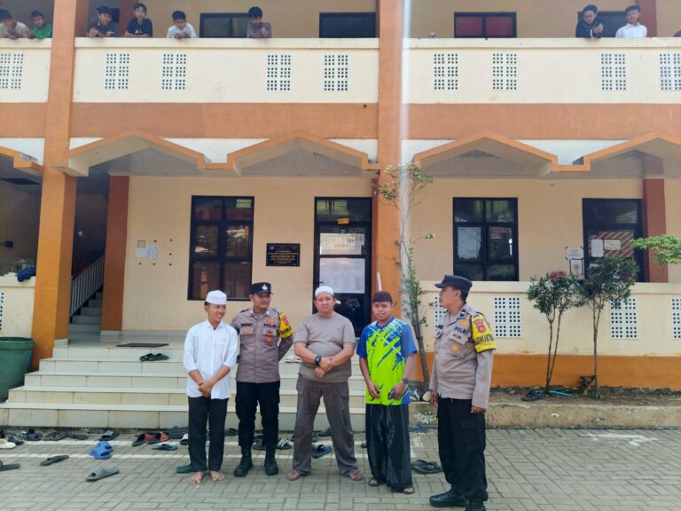 Humanis dan Dekat dengan Warga, Bhabinkamtibmas Desa Danalampah Aktif Sambang dan Perkuat Silaturahmi Demi Jaga Kondusifitas