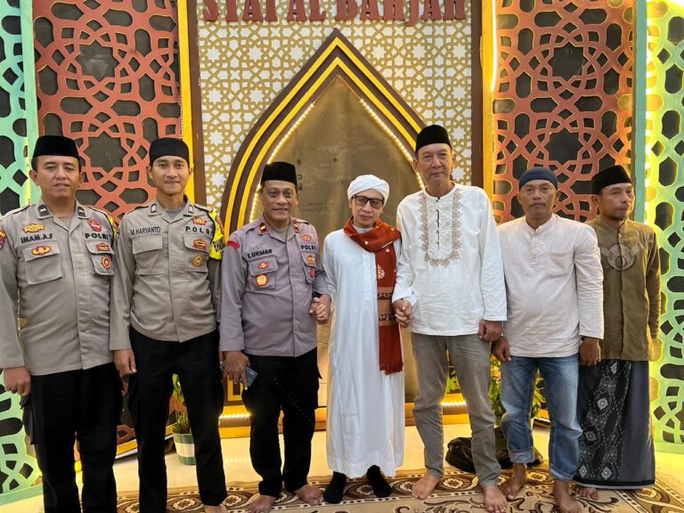 Kapolsek Pancalang Ipda Lukman Hakim Hadiri Buka Puasa Bersama Buya Yahya di Pondok Pesantren Al-Bahjah, Perkuat Silaturahmi Kamtibmas dan Wujudkan Situasi Kondusif di Bulan Suci Ramadhan